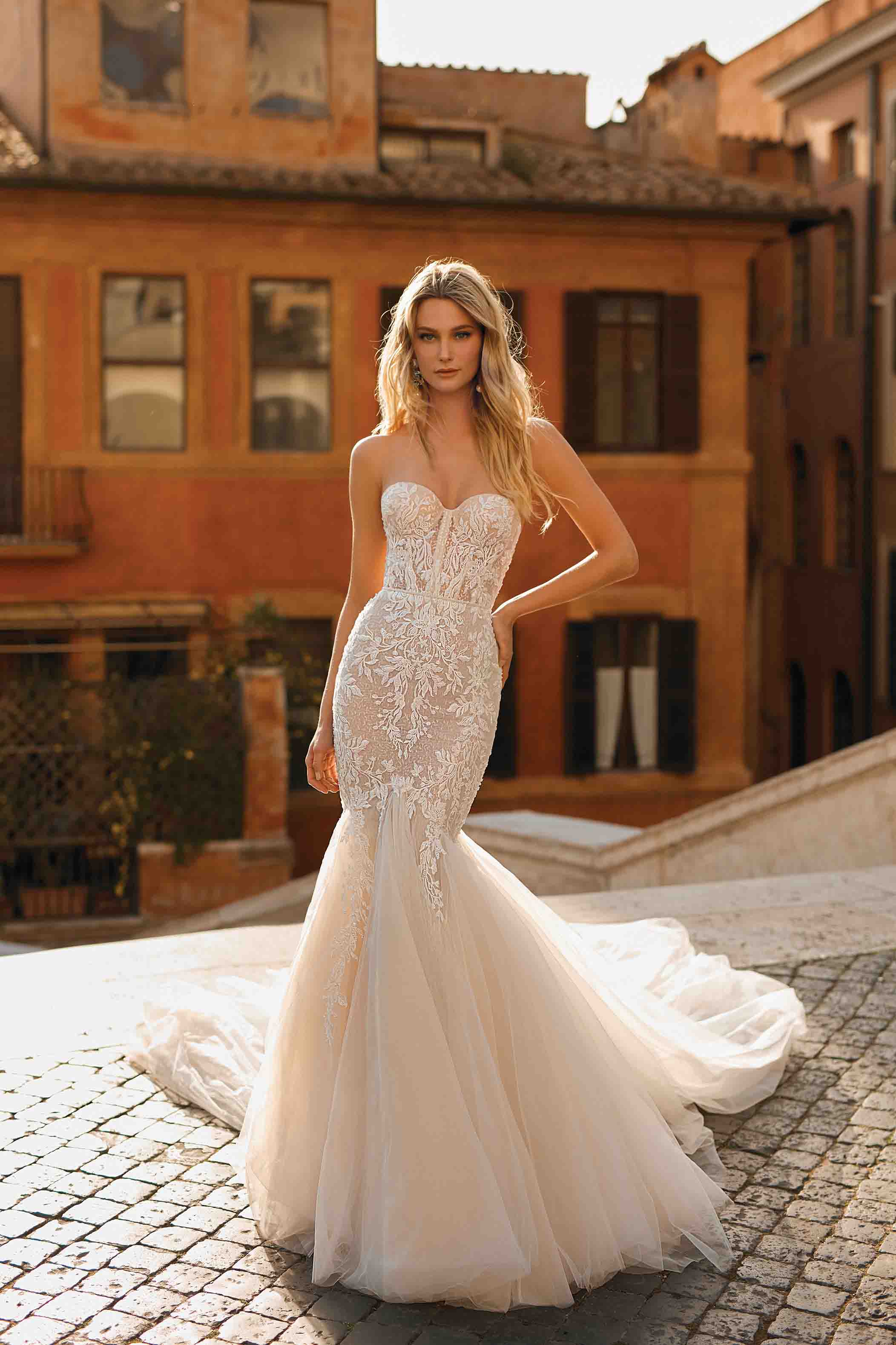 Berta Privee Designer Brudekjoler fra brudekjoleoutlet.dk – brudekjole fra BrudekjoleOutlet, dansk butik ved København
