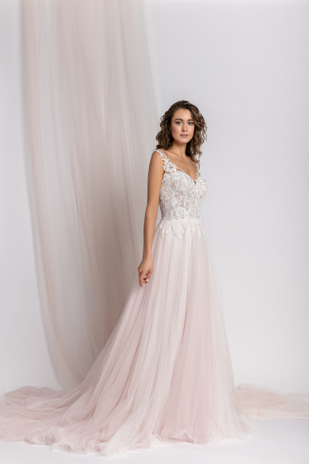 Lina Becker 2201 brudekjole med tyl rosa