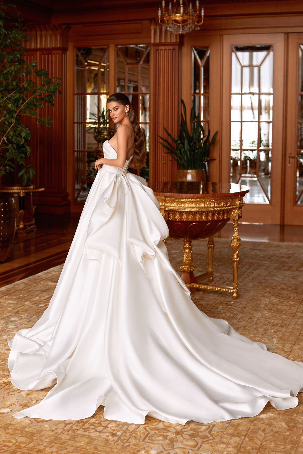 Dignity brudekjole stropløs klassisk brudekjole