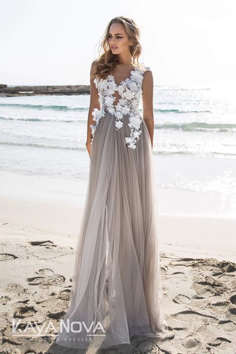 Blomstret brudekjole i flere farver