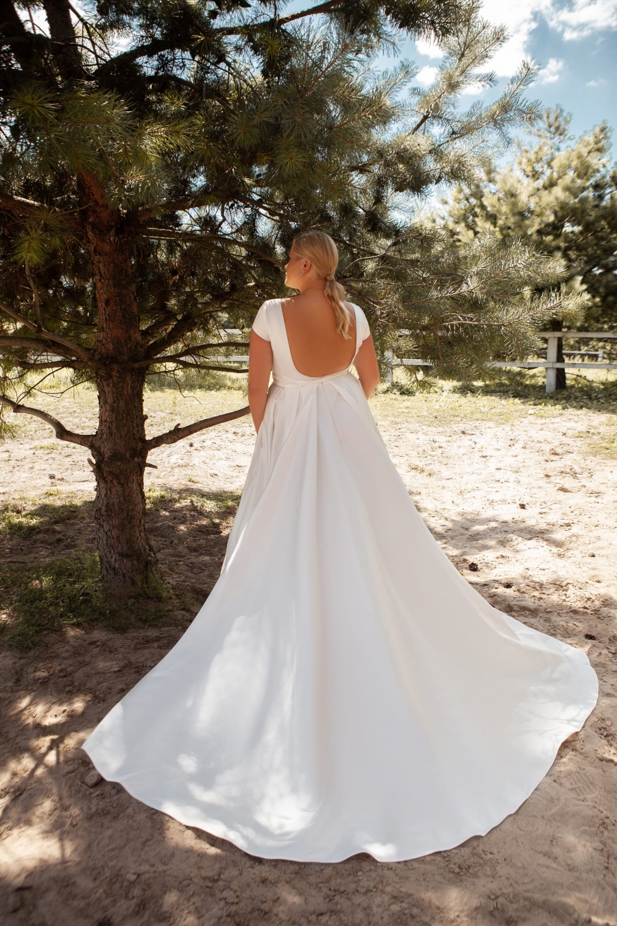 Brudekjoler i store størrelser Adele fra Arimao