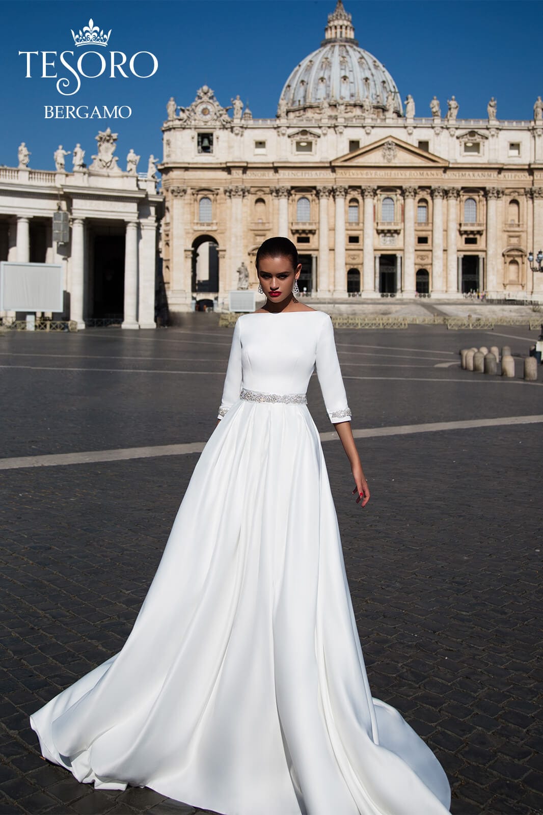 Bergamo silke brudekjole med ærmer