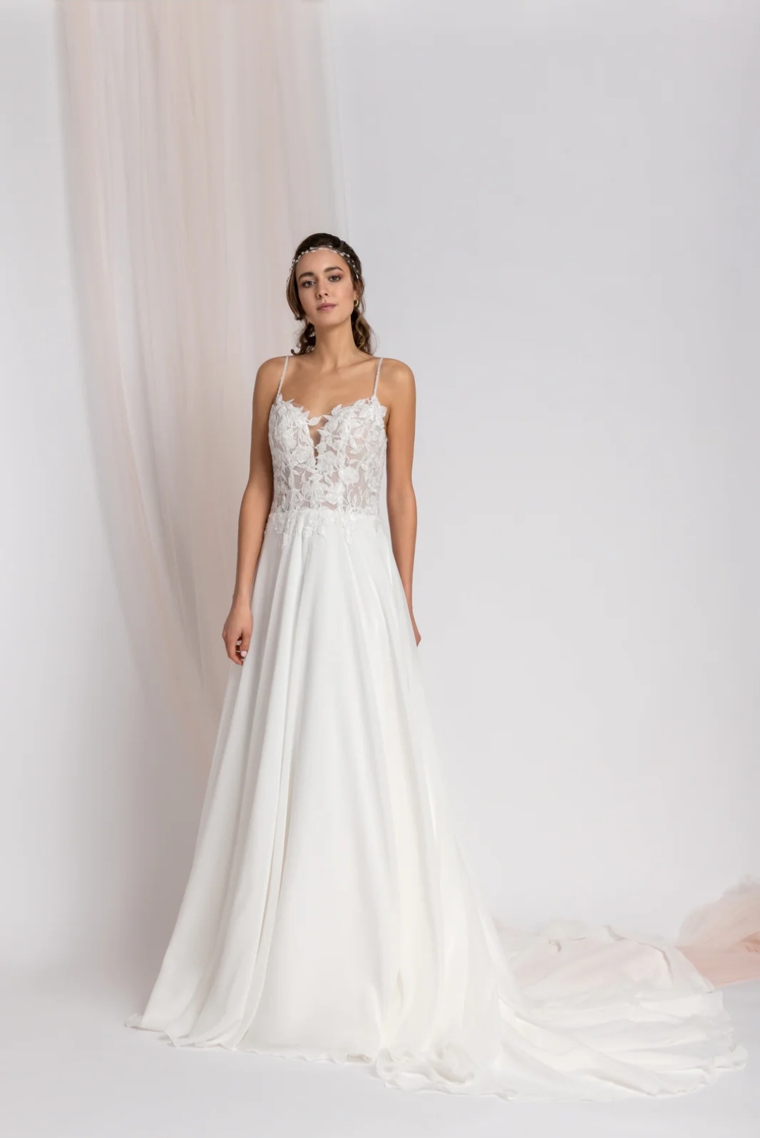 Brudekjolemedstrop enkel fald