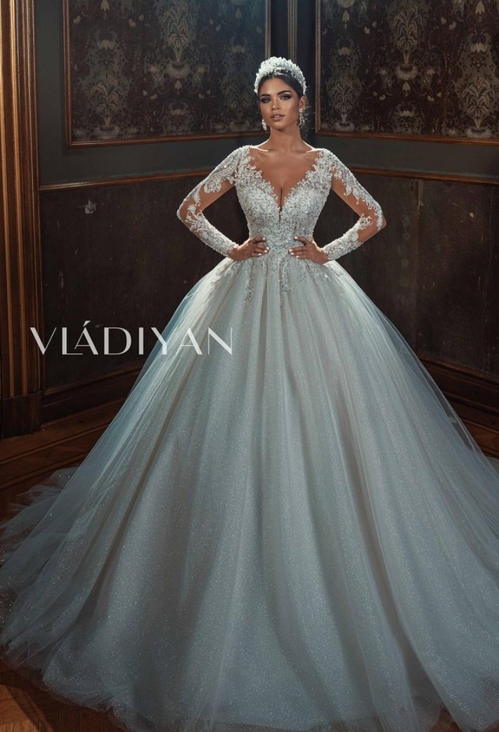 Stor glitter brudekjole BrudekjoleOutlet med ærmer kan ikke lejes !