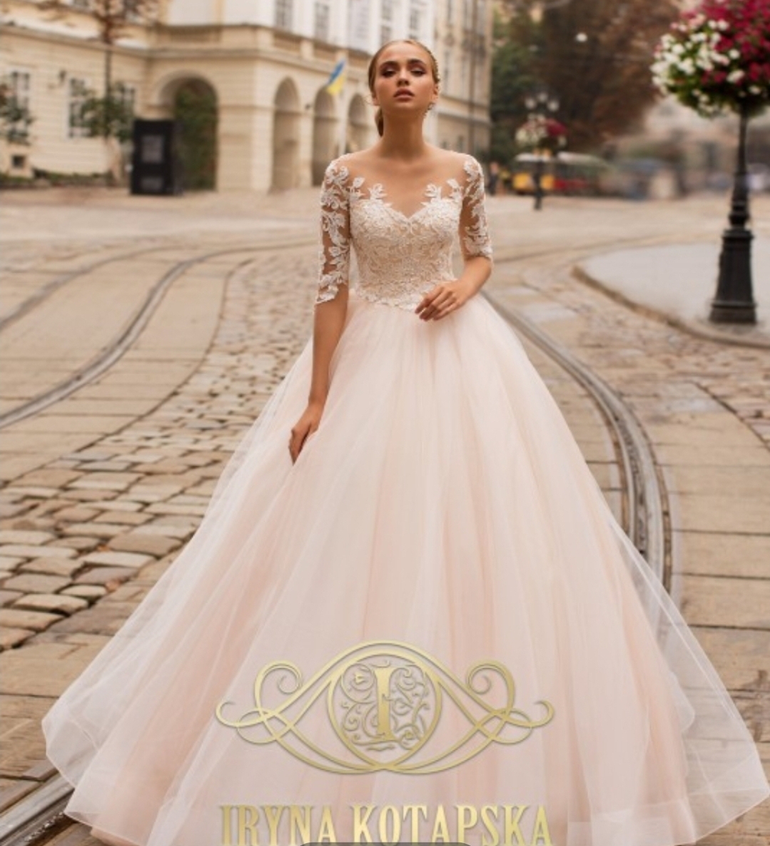 Rosa brudekjole I store størrelser 