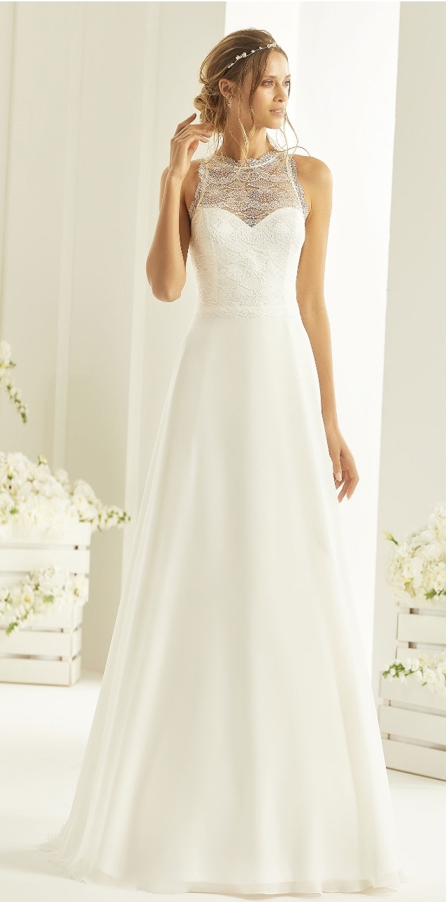 Høj hals brudekjole