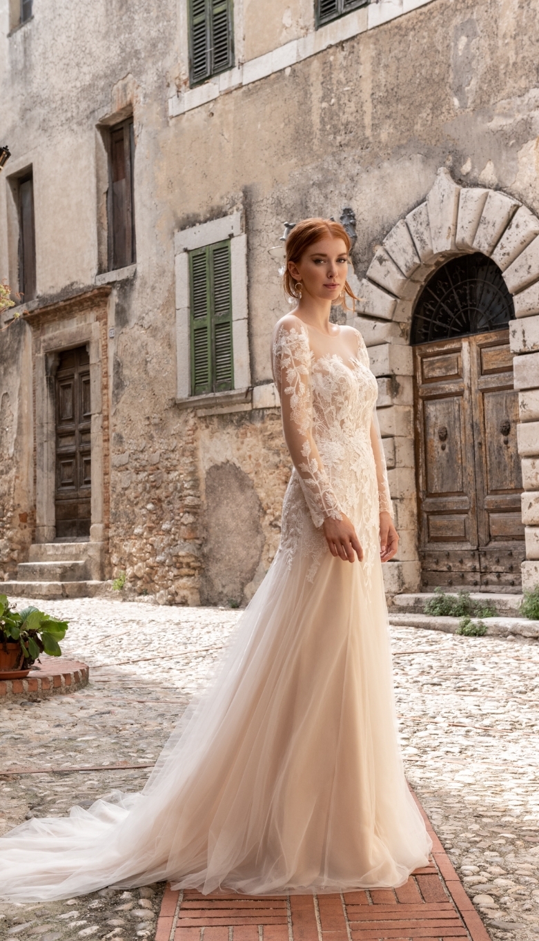 Lina brudekjolen med ærmer 