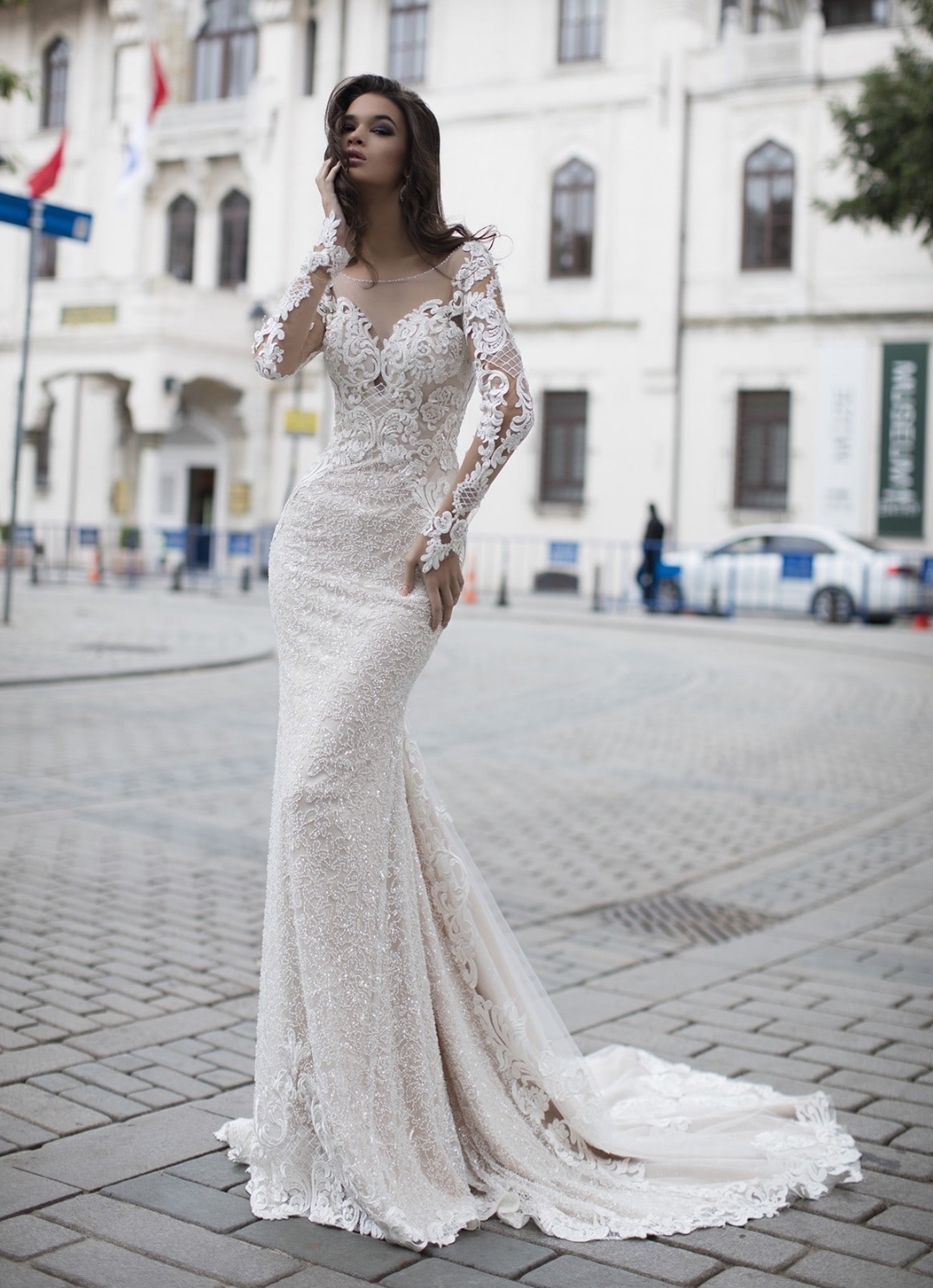 Esma brudekjole med glimmer og ærmer