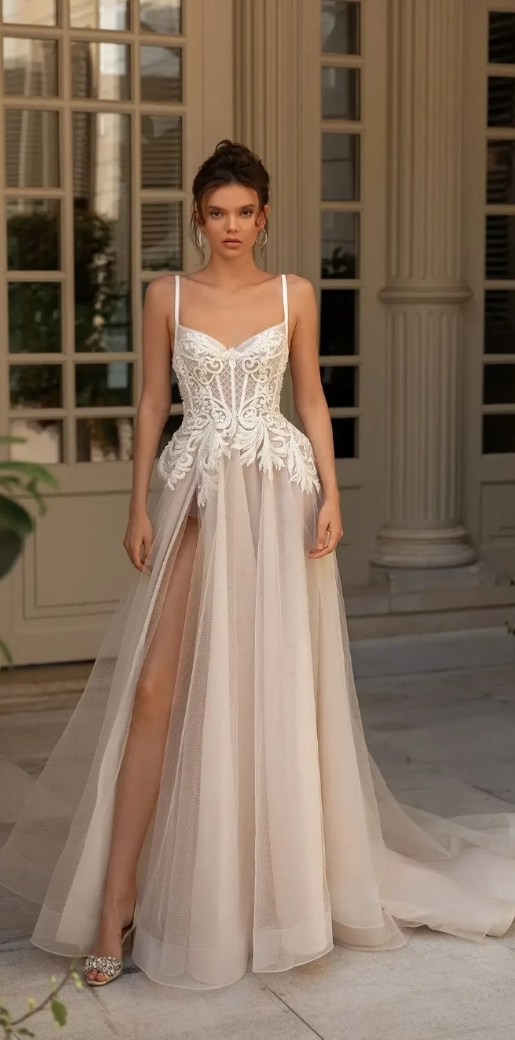 Ferantura brudekjole med strop 