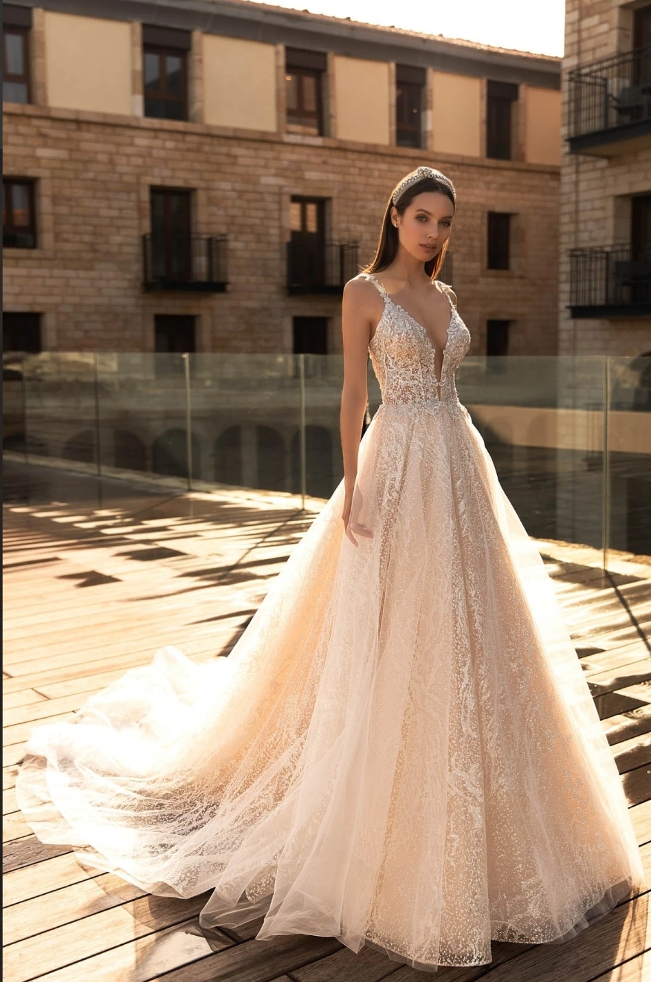 Astarte brudekjole med 2 farver