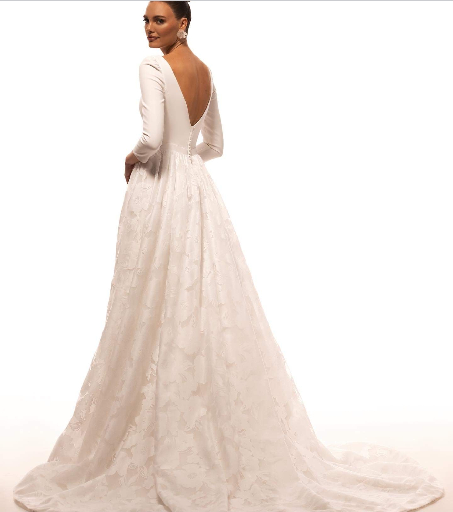 Katy Corso brudekjole med glat overdel og skørt