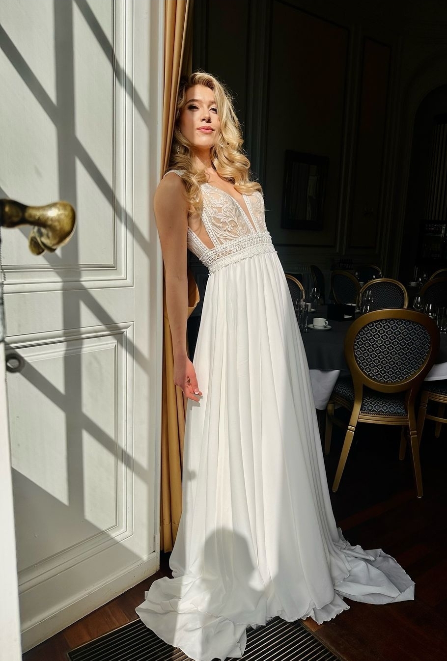 Gaia Brudekjole med strop