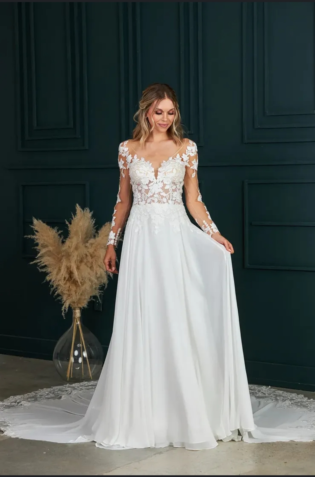 Brudekjole med lange ærmer 