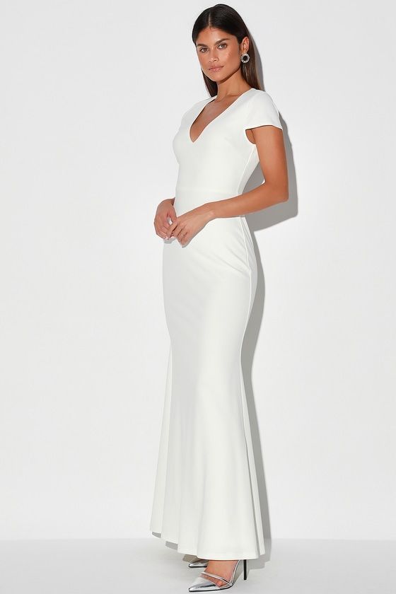 Brudekjole med ærme glat udsalg billig