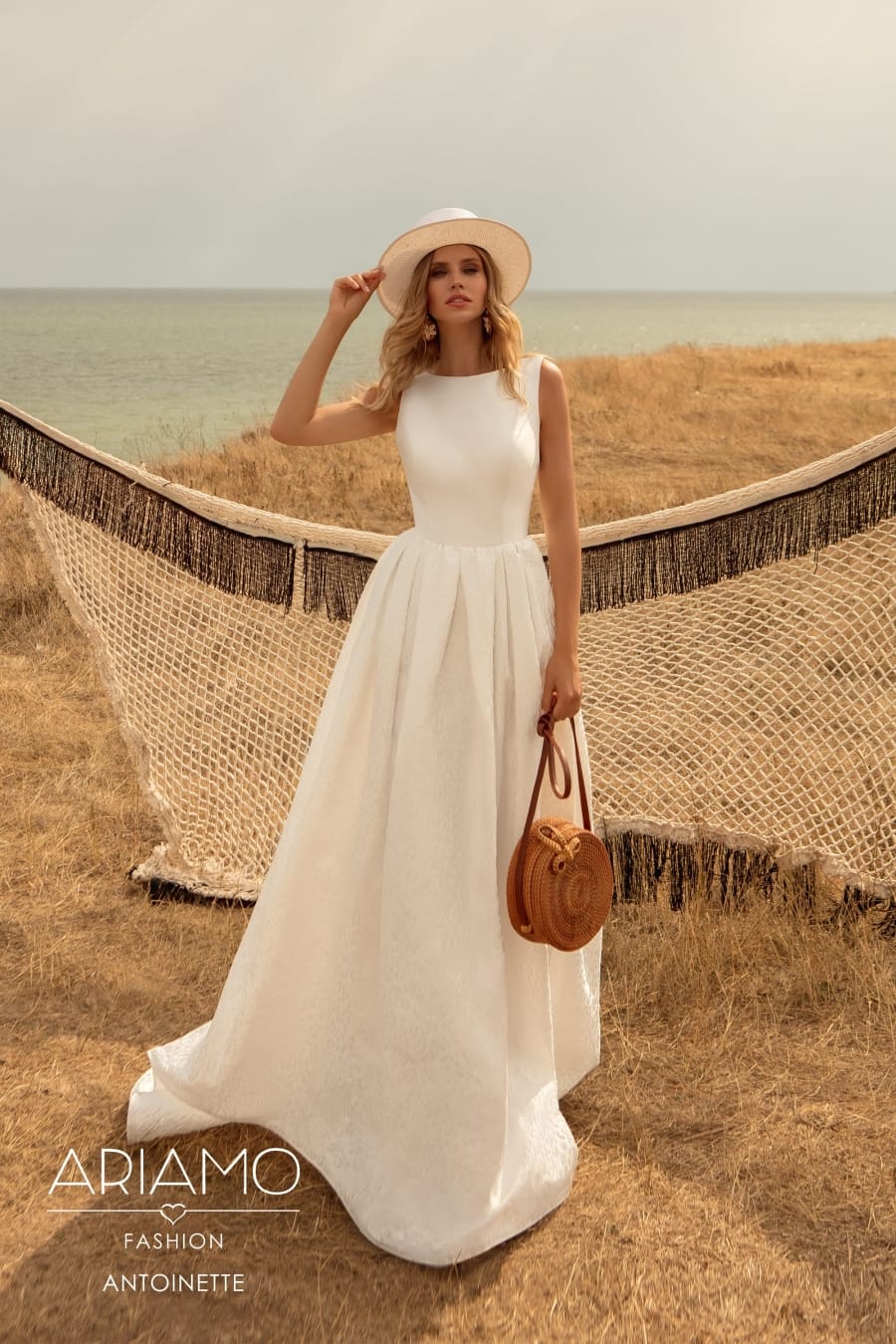 Antonett silke brudekjole med lommer 