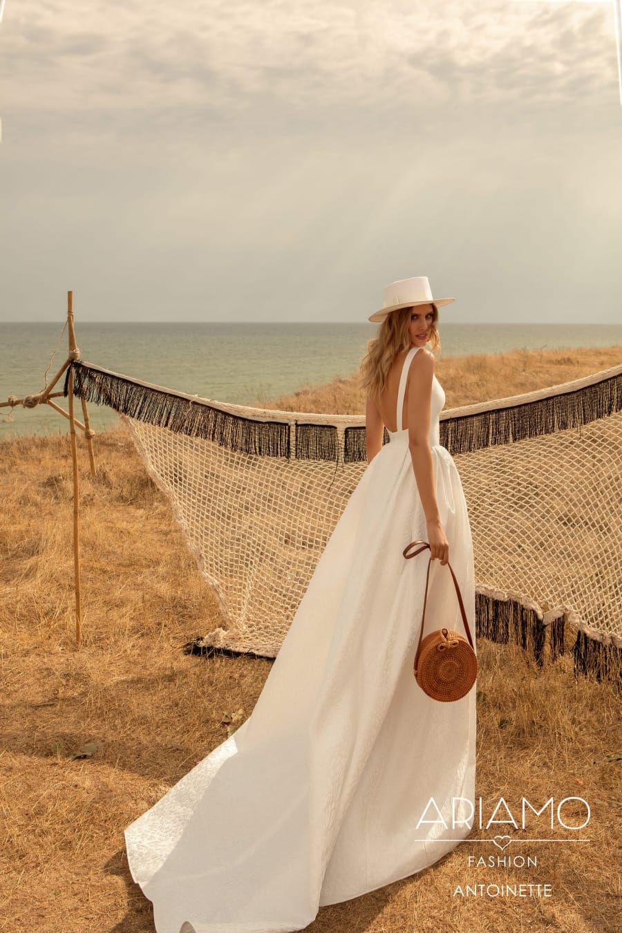 Antonett silke brudekjole med lommer 