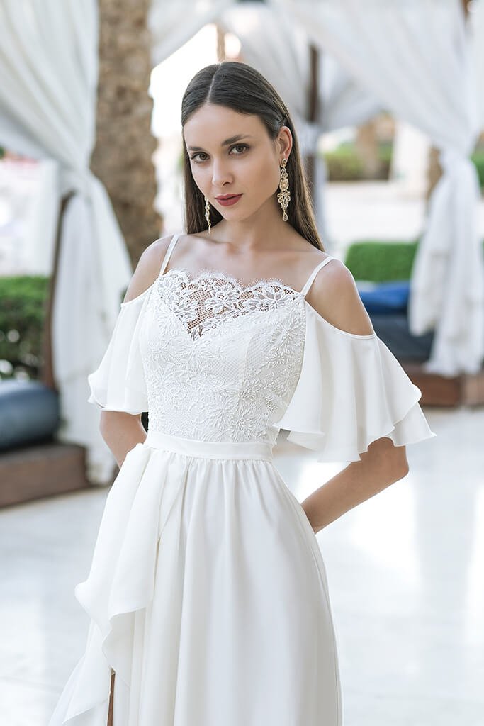 Brudekjole med flagermusærmer