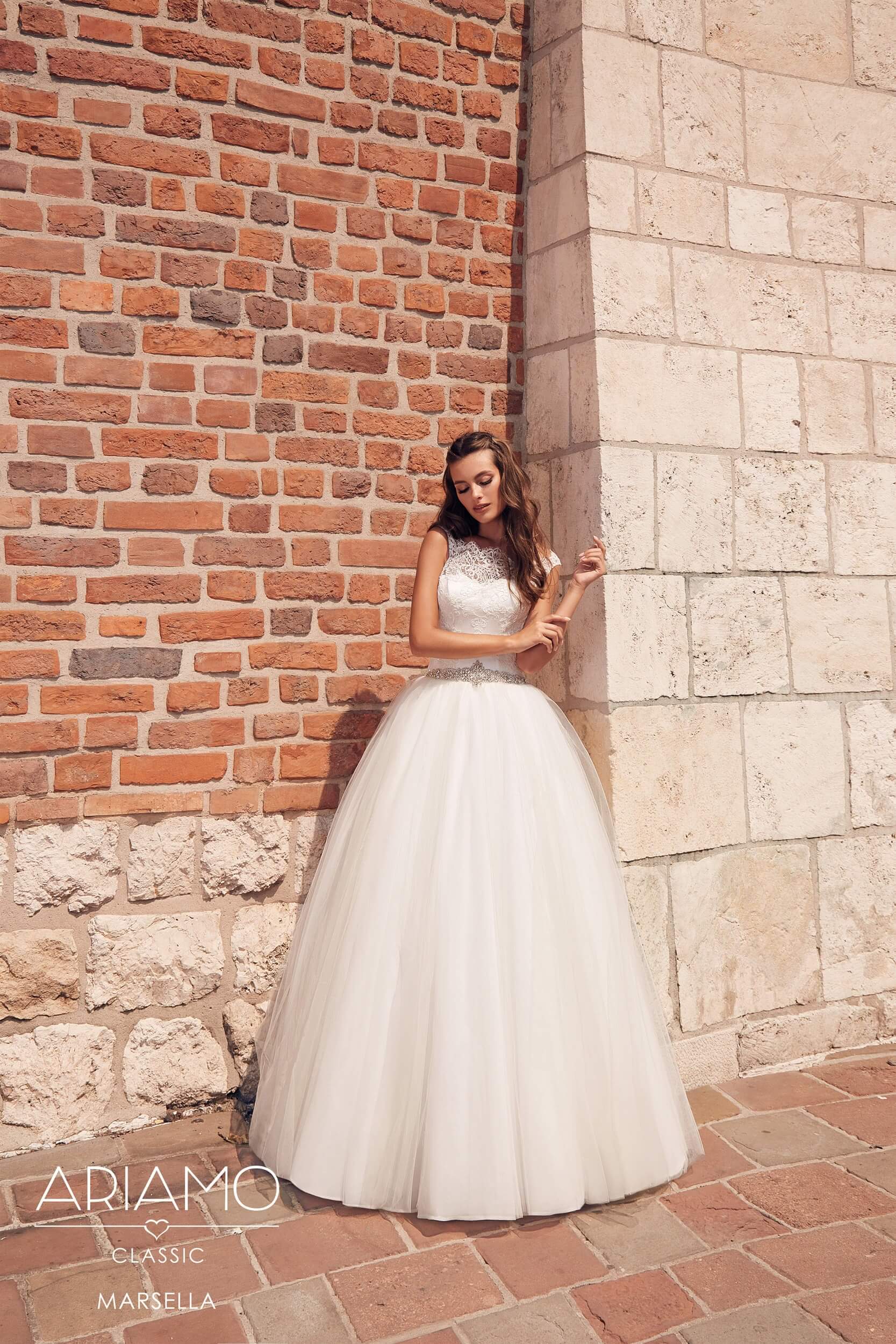 Brudekjoler line med strop