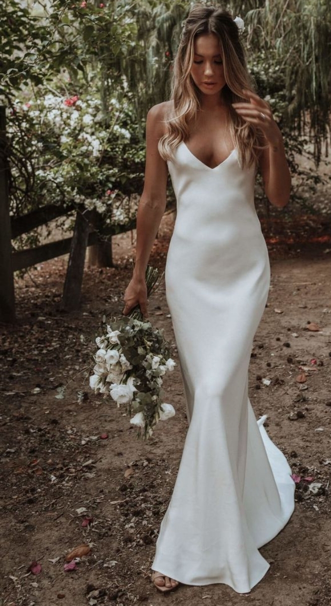Brudekjole Nesoddtangen – Silk weddingdress – brudekjole fra BrudekjoleOutlet, dansk butikk 1 time fra Oslo