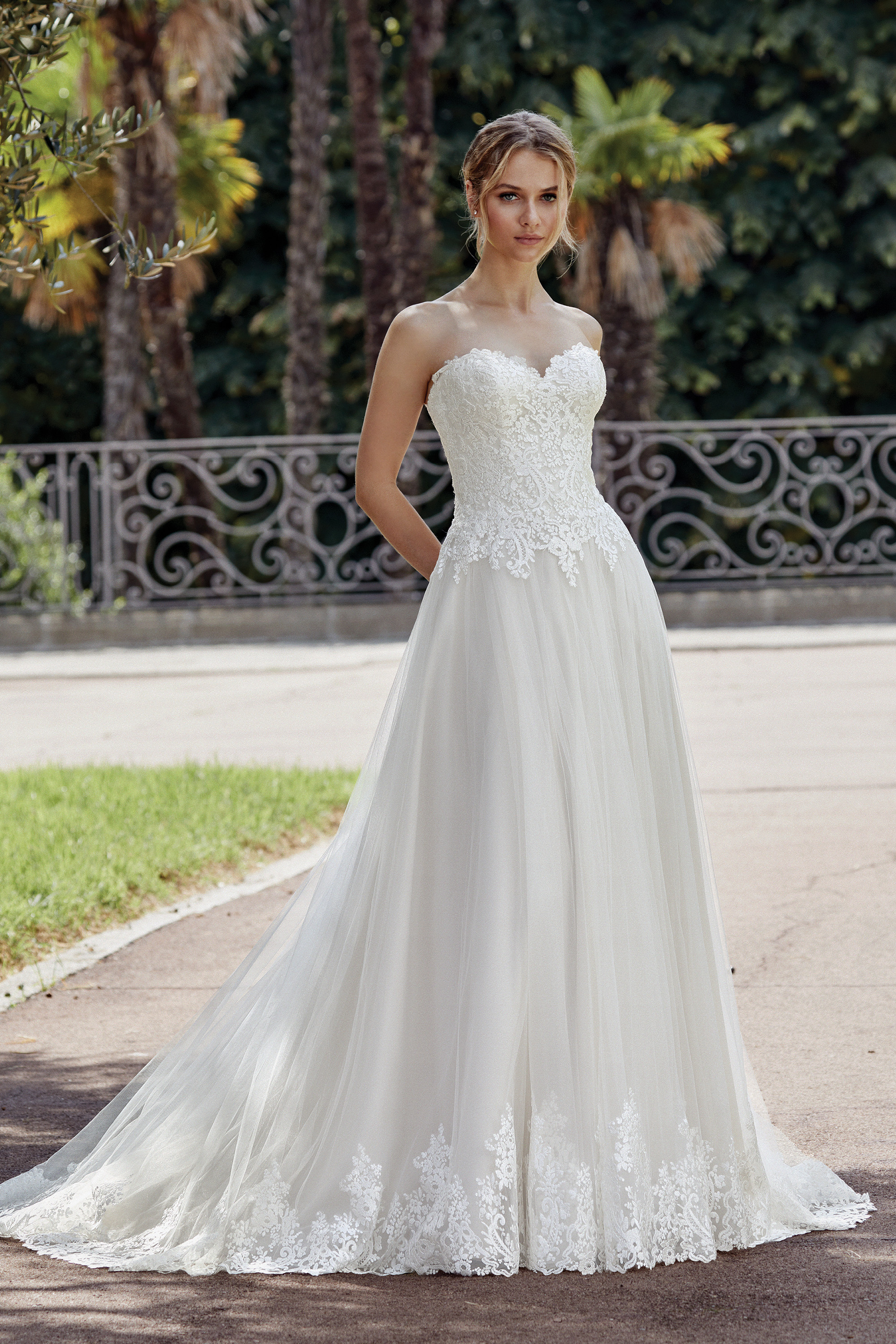 Glimmer a line brudekjole på Sjælland