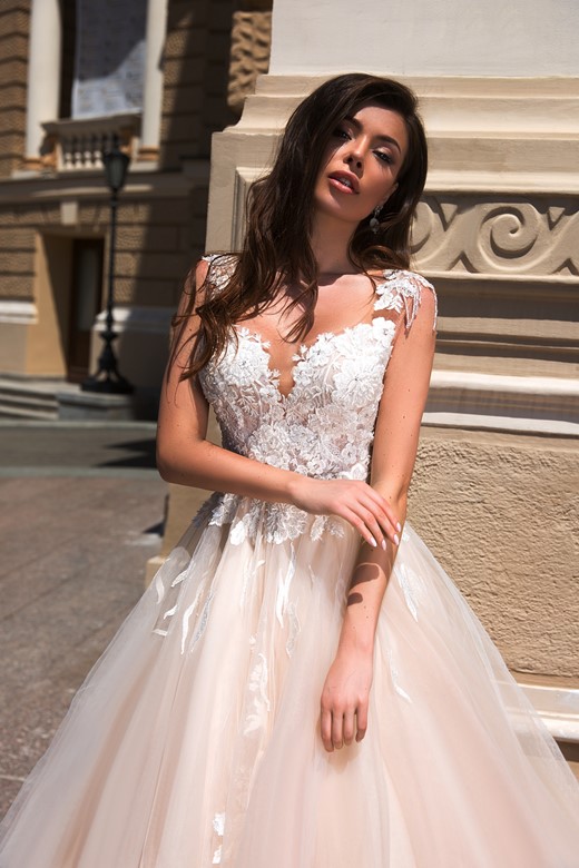 Tigris brudekjole med farve