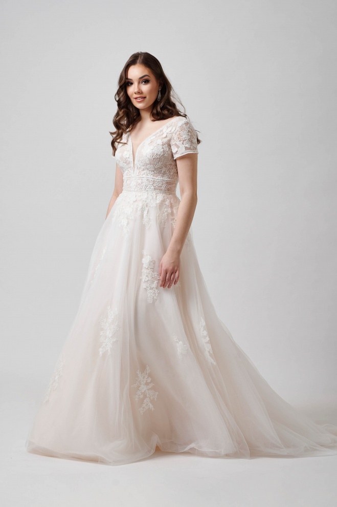 Agnes brudekjole med blonder