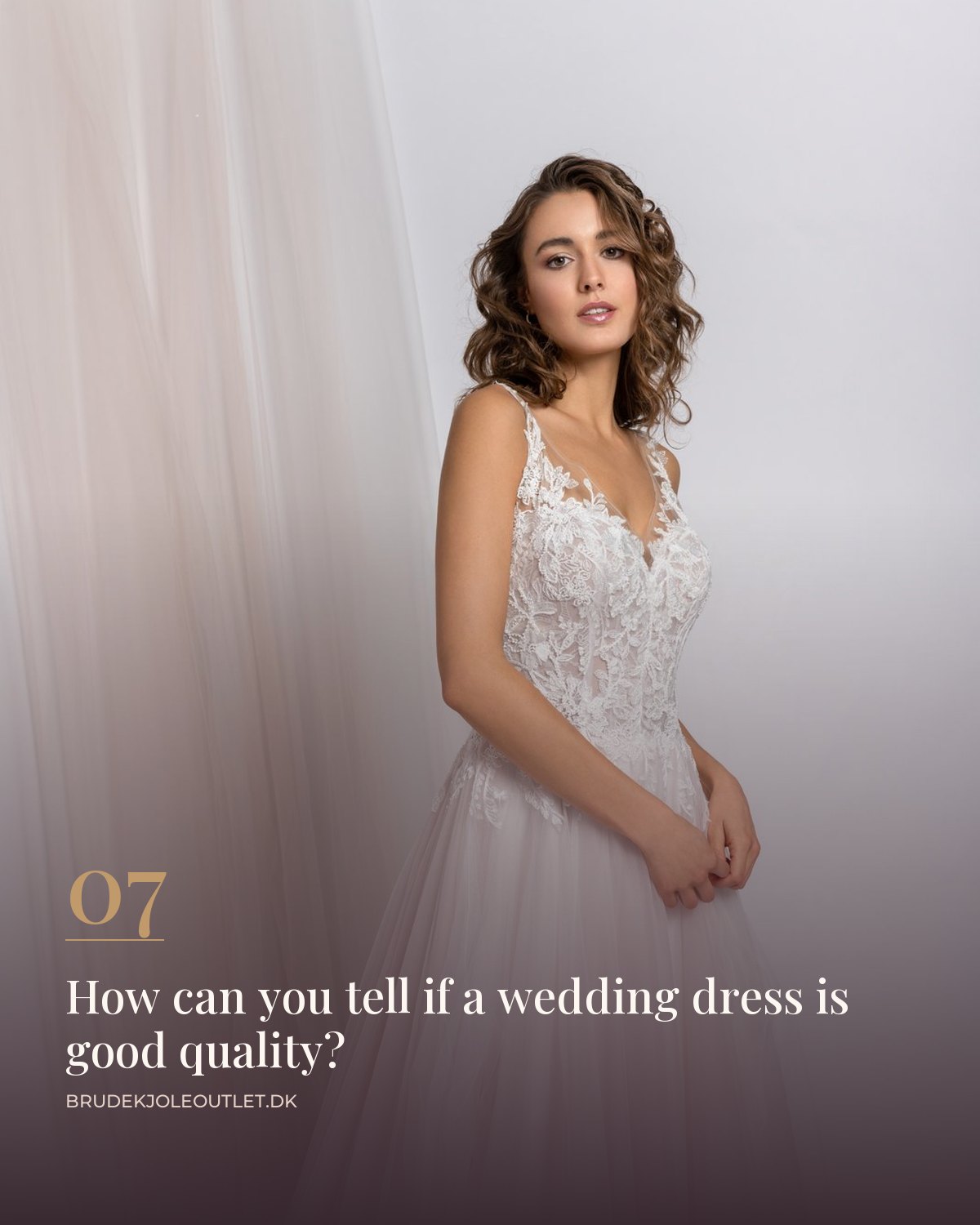 Wedding dress with a lace bodice, V-neckline and a soft tulle skirt